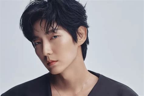 Bakal Gantikan Song Joong Ki Lee Joon Gi Pertimbangkan Tawaran