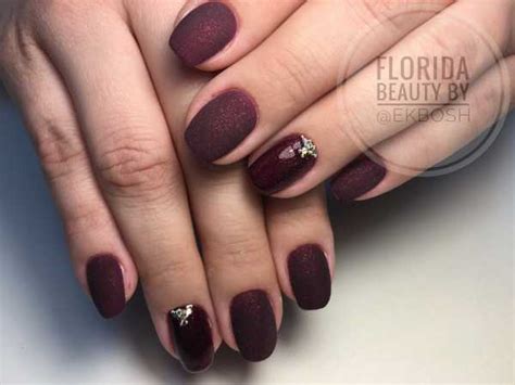 Маникюр цвета вишни – 45 фото темно вишневый маникюр с дизайном 2018 ...