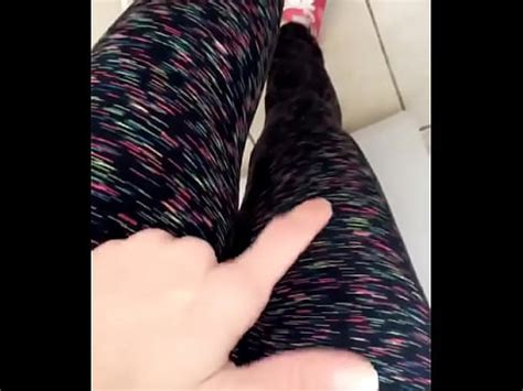 Tocándome por encima de la calza XVIDEOS