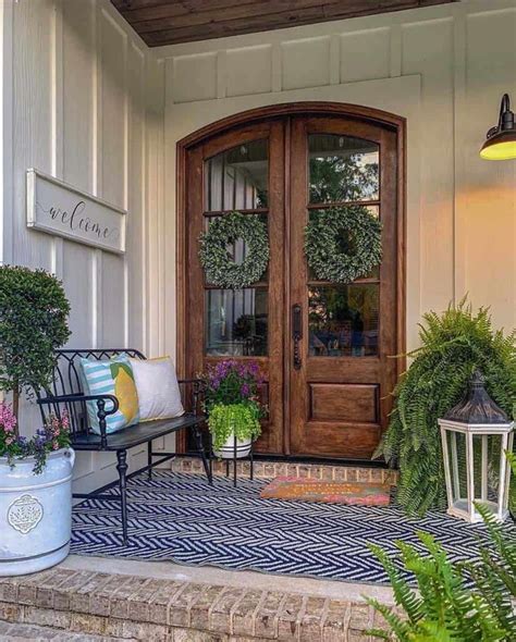 Cozy And Inviting Farmhouse Entryway Decorating Ideas Front Porch