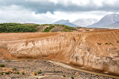 The Valley Of Ten Thousand Smokes Tour In Katmai Nationwide Park