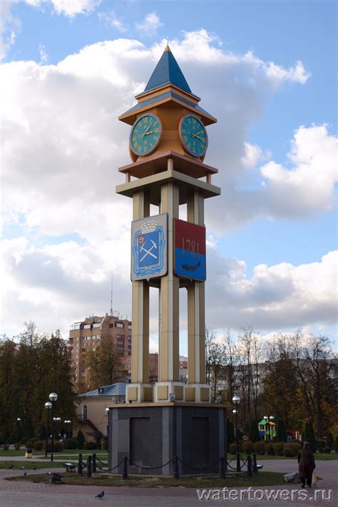 Подольск, башня с часами на площади Ленина