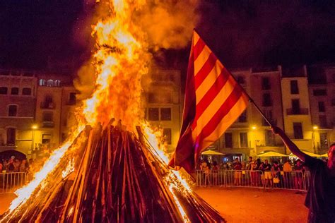 Revetlla De Sant Joan A Osona I El Llu An S Fogueres I Activitats