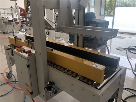 Carton Sealer Efficient Hot Melt Glue Machine For Packaging