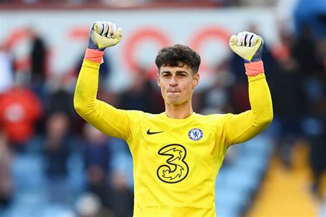 kepa arrizabalaga wins premier league save   month award