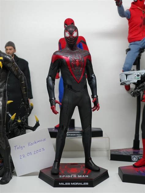 Hot Toys Vgm Spider Man Miles Morales Figur Kaufen Auf Ricardo