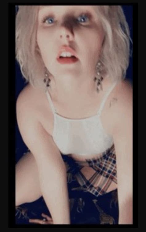 What S The Name Of This Hot Blonde Camgirl 1568120 NameThatPorn