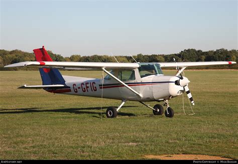 aircraft photo   gfig cessna   pilot centre denham