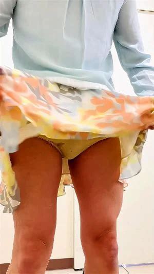 Assista 男の娘 ヒラヒラのスカート履いてシコドピュ Tranny Shemale Transexual Porn SpankBang