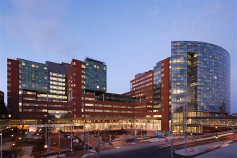 The Johns Hopkins Hospital / Perkins+Will | ArchDaily