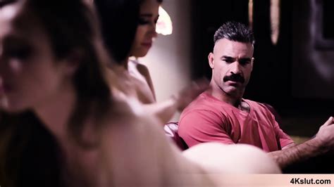 Dreamy Threesome Fuck Session With Two Bisexual Chicks