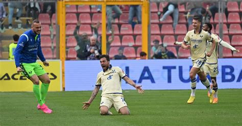 Verdi Salva Il Verona A Cremona Spezia Agganciato Ma Sorpasso