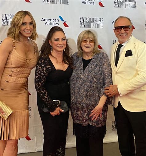Gloria Estefan Primera Latina En Ingresar Al Hall De La Fama De Compositores De Los Estados