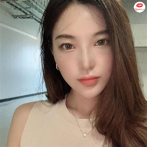 Son MAC Runway Hit 703 Màu Hồng Cam Nude Retro Matte