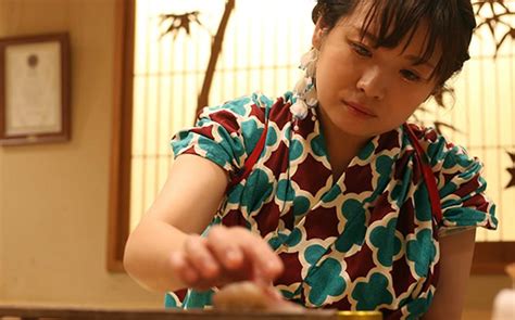 Japans Only All Female Staffed Sushi Restaurant Aims To Change Cuisine