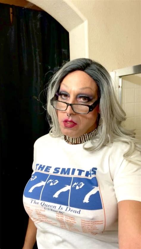 Marilyn Getting Ready Smoking Fetish Nude Pics XHamster