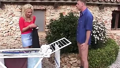 Hausfrauen Bei Der Hausarbeit Free Porn Video 0f XHamster