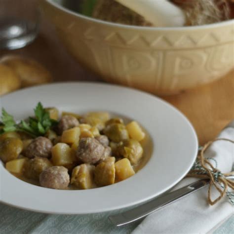 Aus Dem Slowcooker Rosenkohl Topf Mit Bratwurstb Llchen Langsam