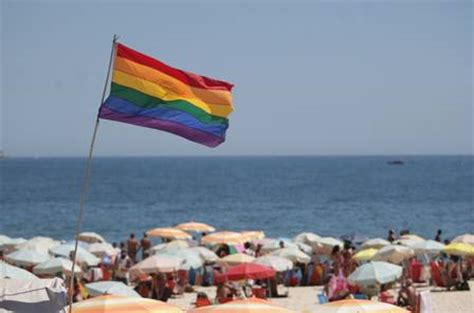 Beijo Gay Na Boca Do Povo