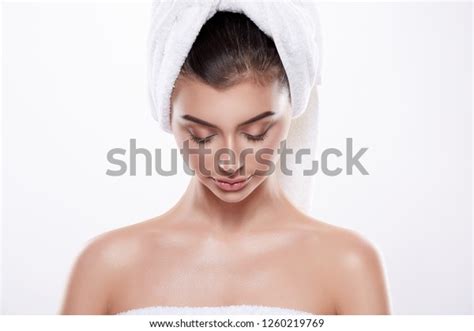 Pretty Girl Dark Wet Hair Nude Stock Photo 1260219769 Shutterstock