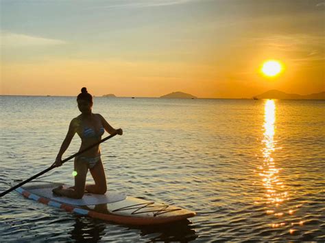 NSƯT Kim Oanh diện bikini khoe dáng trên biển nhan sắc đỉnh cao ở tuổi U50 gây trầm trồ