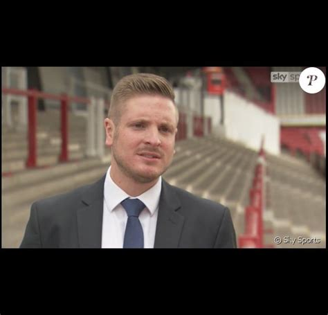 Ryan Atkin Er Arbitre Pro De Foot Ouvertement Gay Fait Un Coming Out Mouvant Purepeople