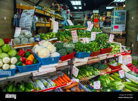 Greengrocers Shop Hi Res Stock Photography And Images Alamy