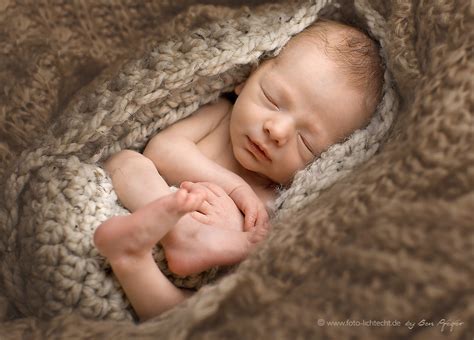 Newborn - Baby - Newbornfotografie - Neugeborenen - Fotoshooting