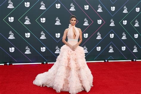 Todos Los Looks De La Alfombra Roja De Los Latin Grammy 2021 Grazia