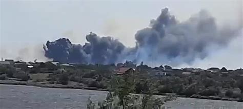 克里米亚一俄空军基地爆炸致 1 死 9 伤，现场升起巨大蘑菇云，爆炸原因可能是什么？ 知乎