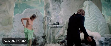 LOGAN S RUN NUDE SCENES AZNude