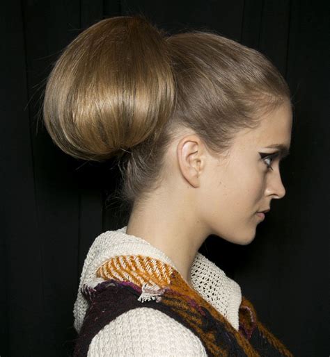 Полухвост прическа - 69 фото