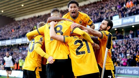 Wolves 2 1 Tottenham Hosts Stun Spurs With Two Stoppage Time Strikes