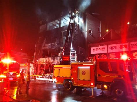 삼척 정하동 3층 건물서 화재2명 연기흡입 병원 이송 파이낸셜뉴스