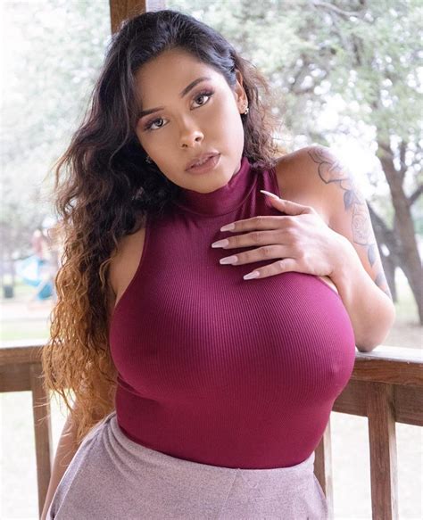 Elsaaababy | Scrolller
