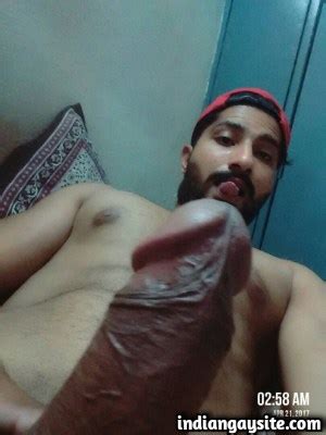 Sexy Indian Hunk Exposing Naked Body Big Cock Indian Gay Site