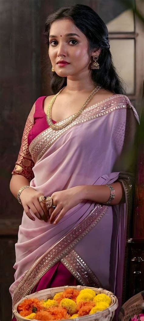 Hot Actress Wallpaper V164