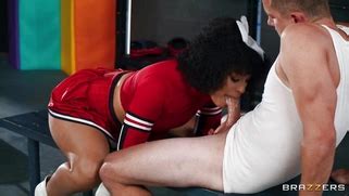 Ebony Amethyst Banks Is Sucking White Cock In The Gym Porn Movies Movs