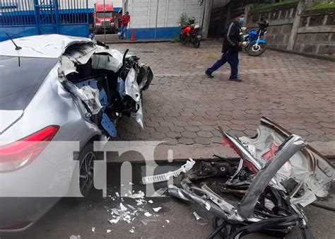 Brutal Accidente En Carretera Nueva A Le N Deja Veh Culo Reducido A