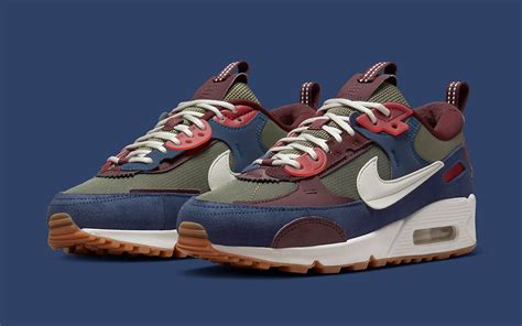 The Nike Air Max 90 Futura Comes Up In College Colors House Of Heat