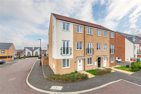 3 Bed Town House For Sale In Osprey Walk Great Park Ne13 Ref 570657