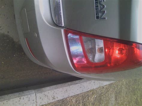 Лампочка заднего хода — Renault Logan (1G), 1,6 л, 2010 года ...