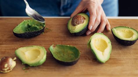 Los Mejores Beneficios Del Aguacate Para La Salud Es Rico En Vitamina