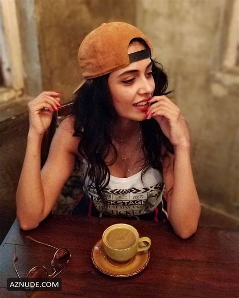 SARAH JANE DIAS Nude AZNude