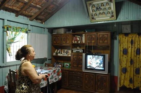 Casa De Madeira Dos Anos Tesouro De Fam Lia Na Regi O Mais Cara Da