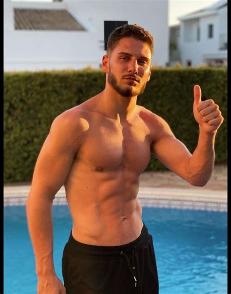 Secret Story Un ex candidat se lance dans le X et propose du contenu gay bi et hétéro Le