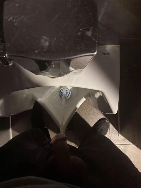 Pissing At Work Nudes Pissing NUDE PICS ORG