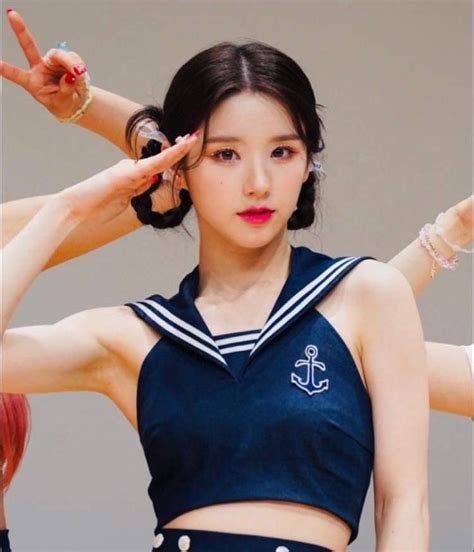 9 Hot Sexy Jeon Hee Jin Bikini Pics