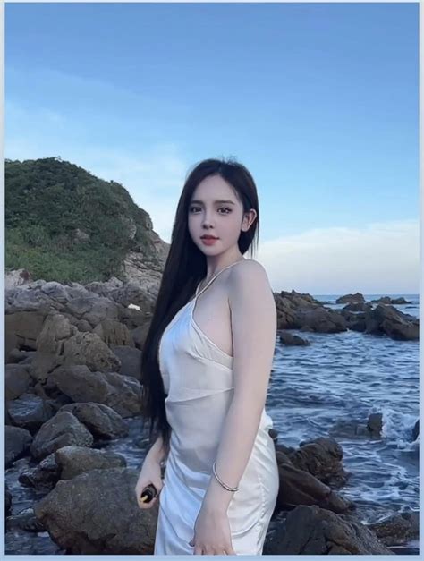 Sau năm nổi tiếng hot girl tiểu học giờ ra sao