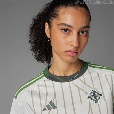 Lançamento da camisa reserva feminina da Irlanda do Norte 2025